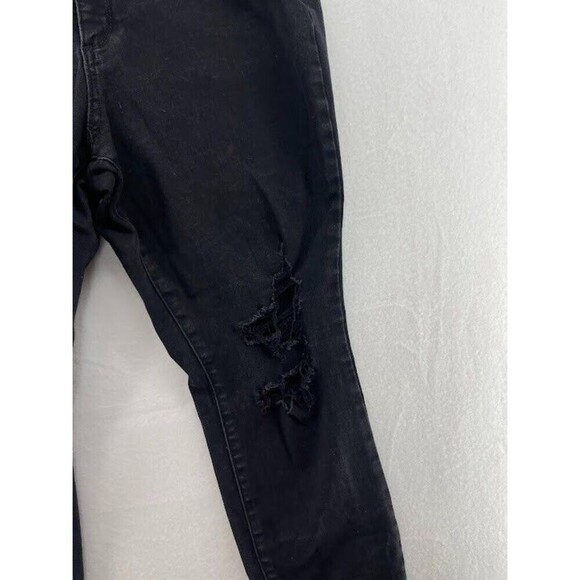 Universal Thread Women's Jeans Black Distressed Sz 14 Short Skinny Crop Raw Hem - Picture 3 of 7